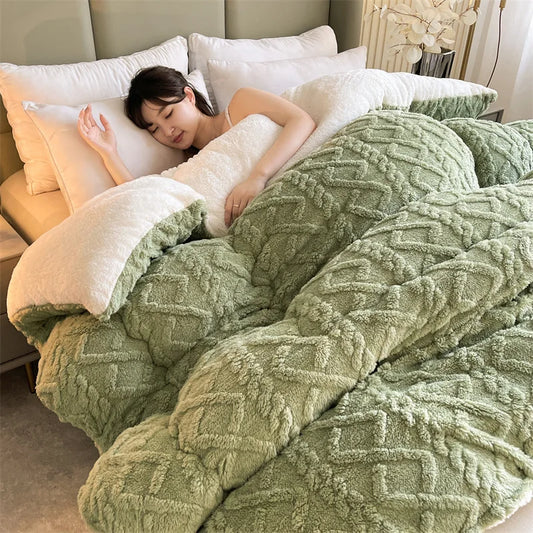 Double-Sided Velvet Quilt Blanket